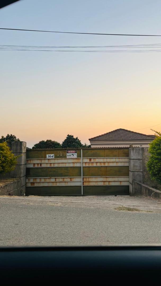 Zakhele Guest House 曼齐尼 外观 照片