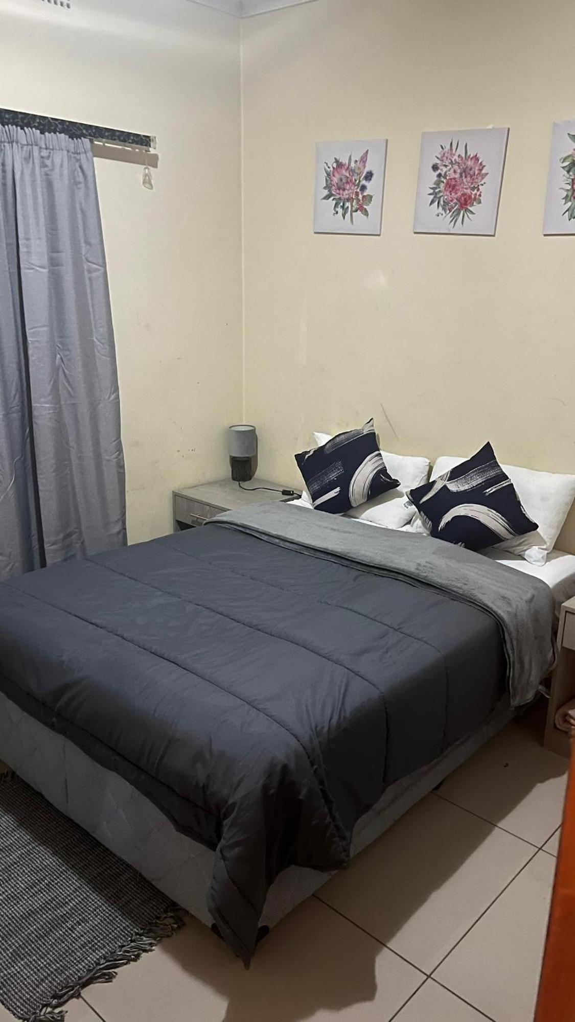 Zakhele Guest House 曼齐尼 外观 照片